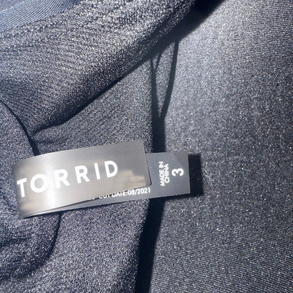 Torrid 3 wireless flutter sleeve faux tie keyhole swim top SW 2820 - Picture 4 of 10